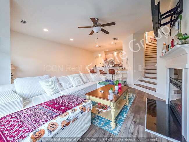 Building Photo - 5786 Calle Vis Dr