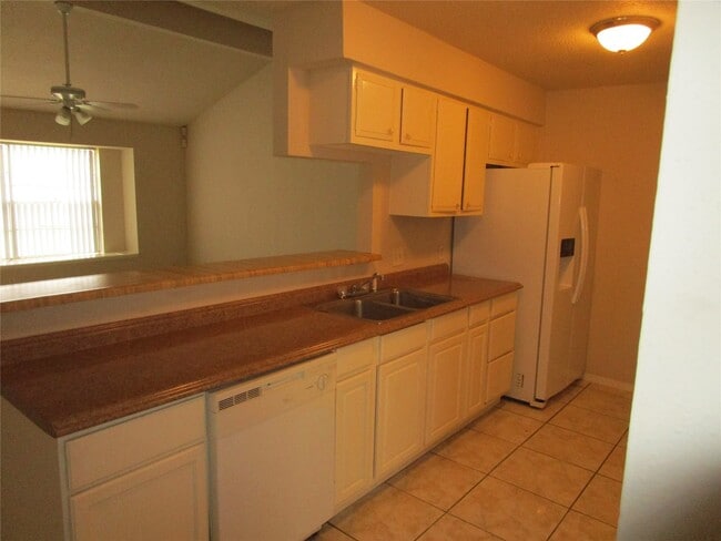 Building Photo - 16322 Clearmont Dr