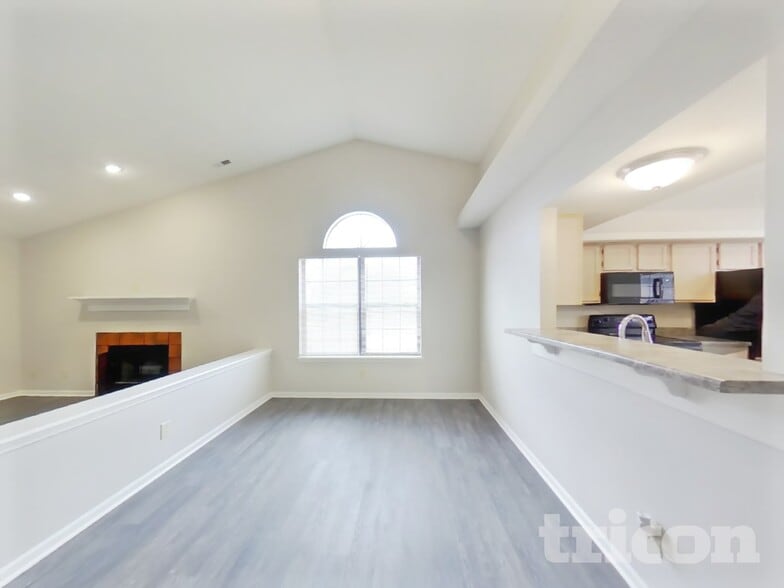 Building Photo - 6621 Pamona Cir