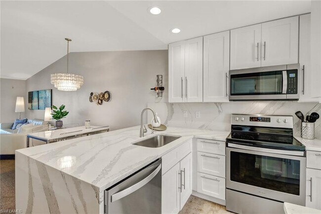 Building Photo - 1175 Mainsail Dr