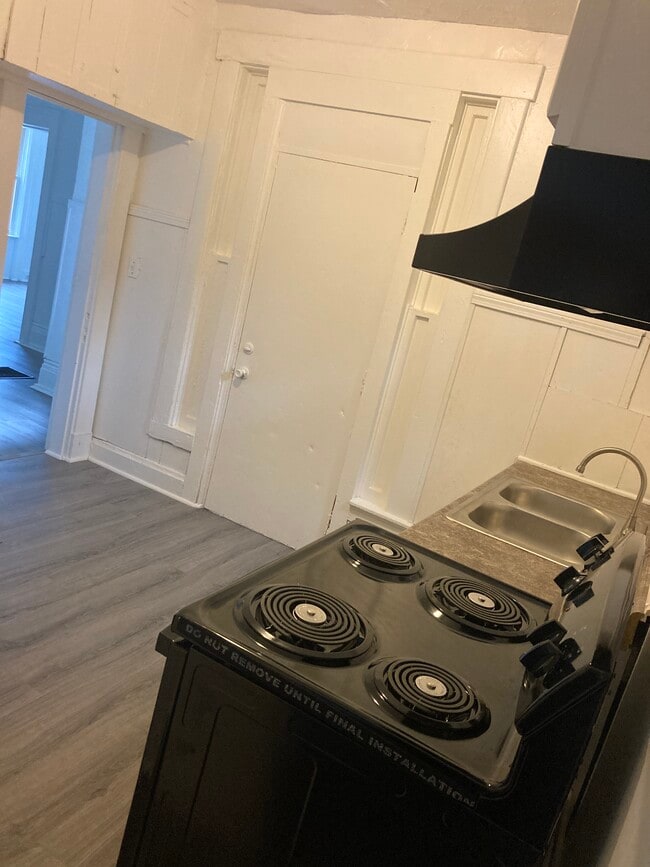 Building Photo - 500 W Wyoming Ave