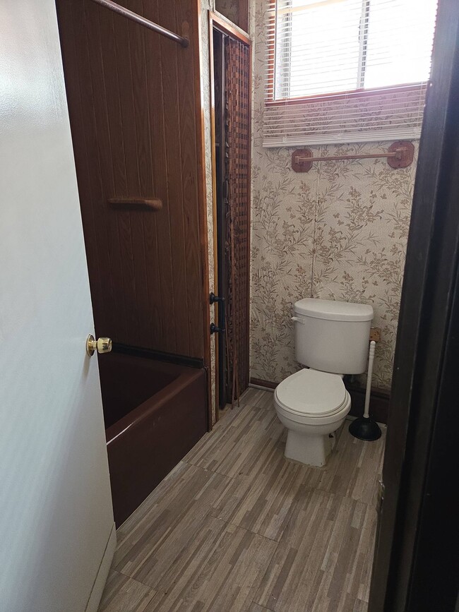 Building Photo - 2608 S Fairhill St