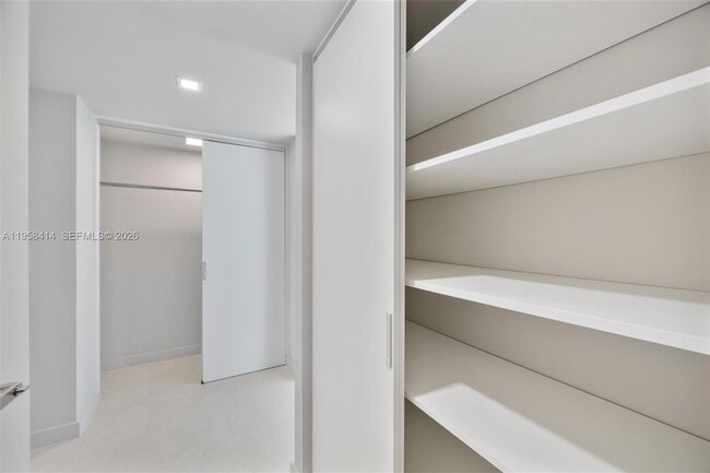 Building Photo - 1541 Brickell Ave