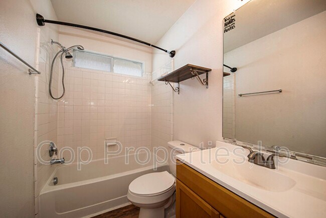 Building Photo - 8510 Trumpet Cir