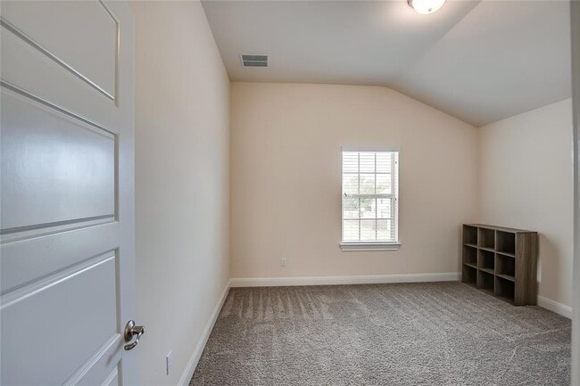 Building Photo - 508 Middle Brook Dr