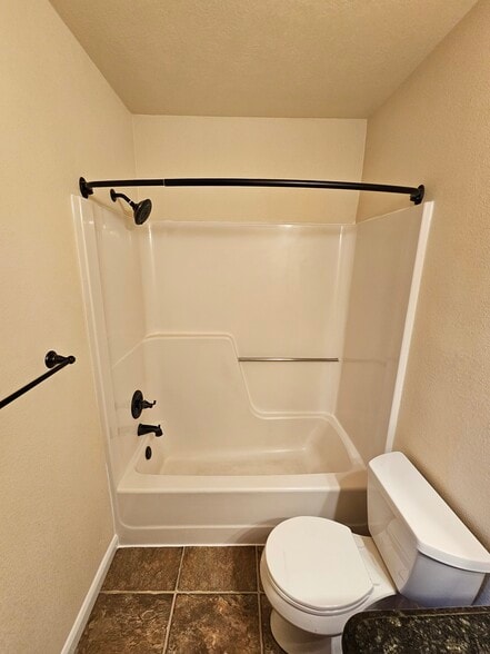 Building Photo - 2610 Gallery View Dr