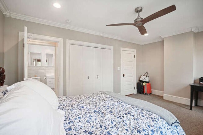 Building Photo - Cleveland Park 5 Bedroom, 3.5 Bath