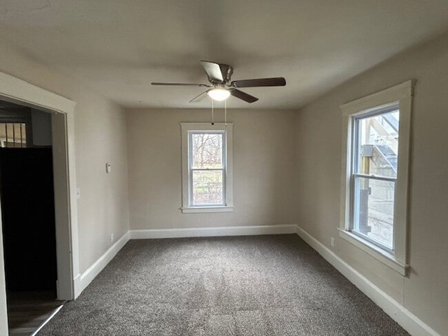 Building Photo - 518 Lake Ave