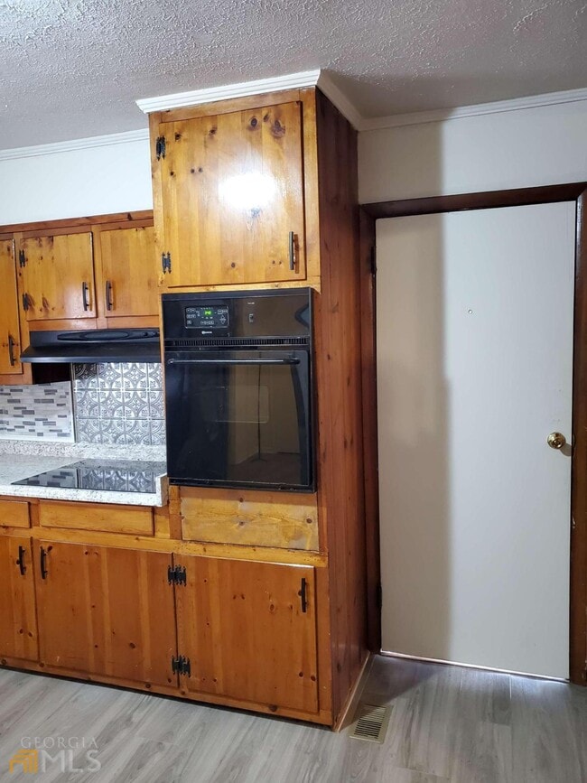 Building Photo - 911 N Jefferson St NE