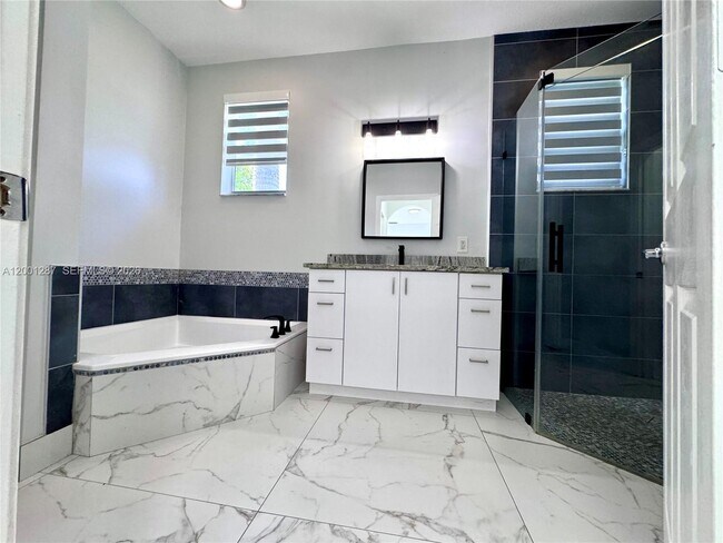 Building Photo - 21405 Ingraham Ave Rd