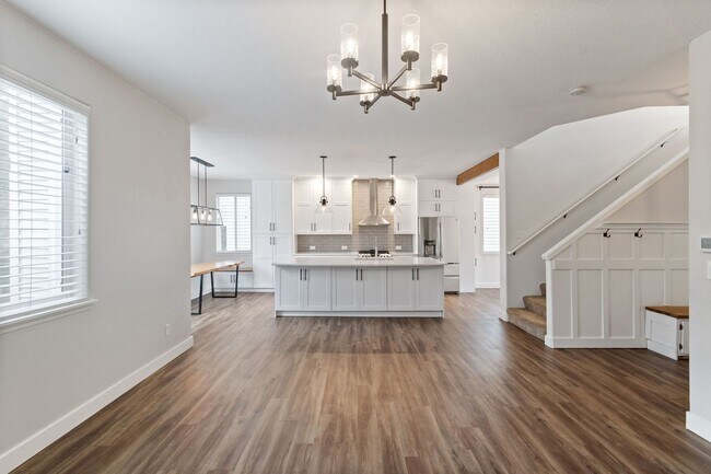 Building Photo - 14081 SW Viewpoint Ct