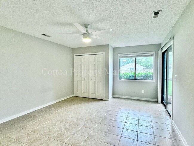 Building Photo - 1507 Military Cutoff Rd