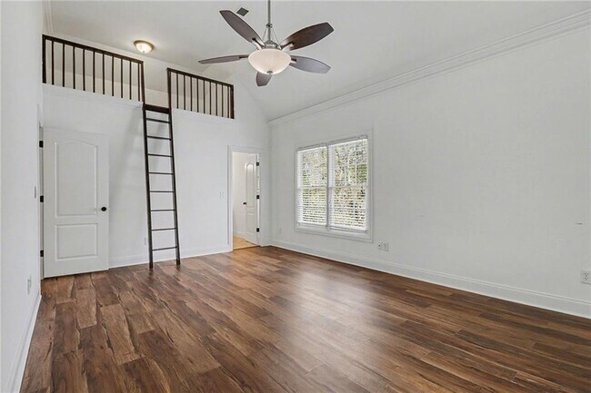 Building Photo - 3950 Spalding Dr