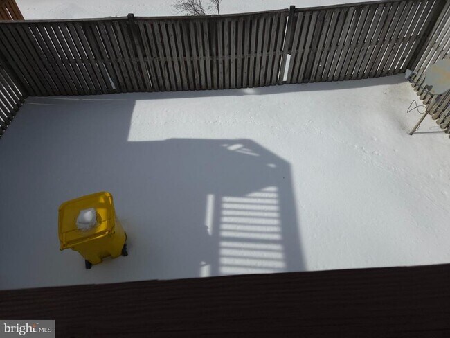 Building Photo - 2213 Montauk Dr