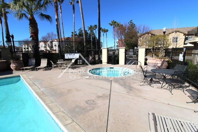 Building Photo - Newer 3bd/2.5ba North Natomas Condo with 2...