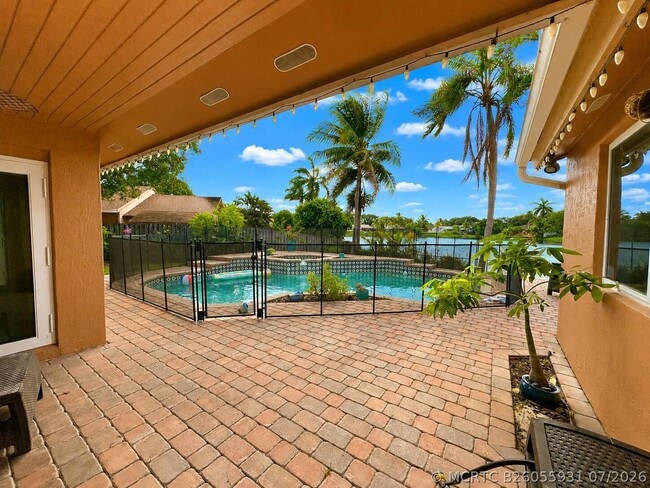 Building Photo - 5040 SW 117th Way