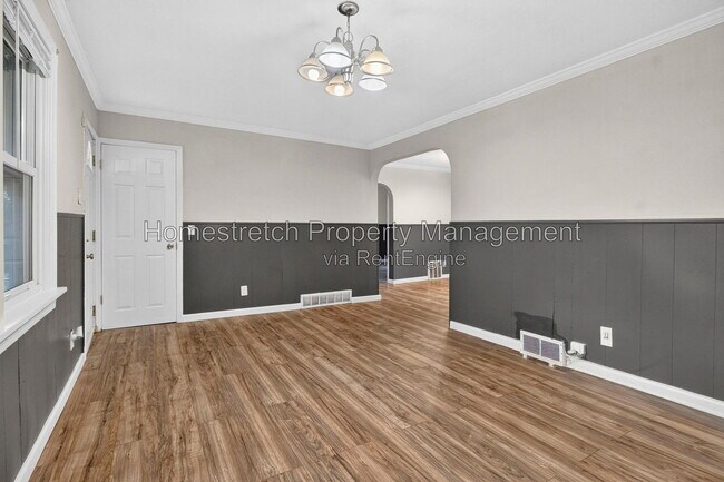 Building Photo - 575 Glorose Dr