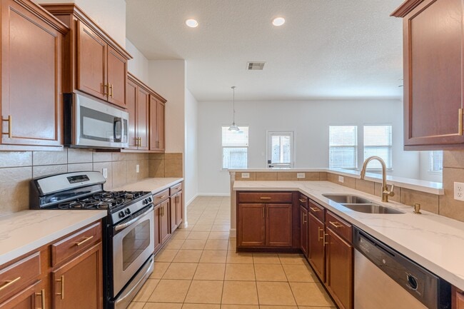 Building Photo - 15443 Lady Shery Ln