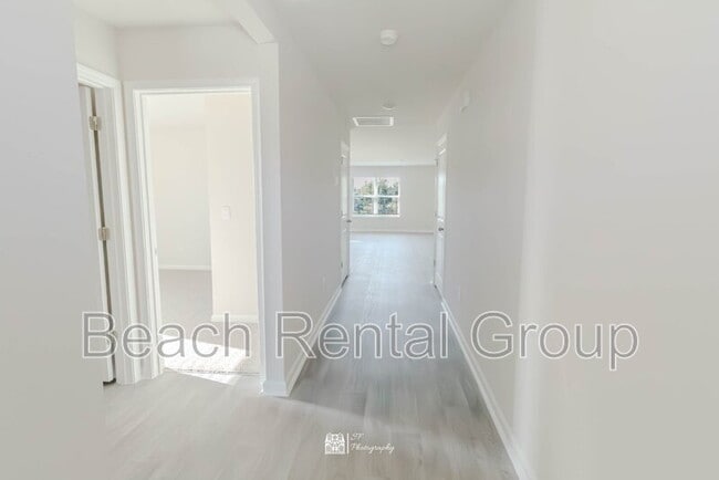 Building Photo - 286 Jeff Waters Cir