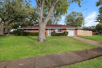 Building Photo - 4500 Henrich Dr