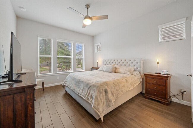 Building Photo - 27022 Brighton Valley Way