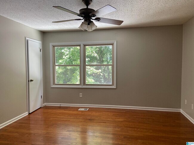 Building Photo - 205 Old Rocky Ridge Ln