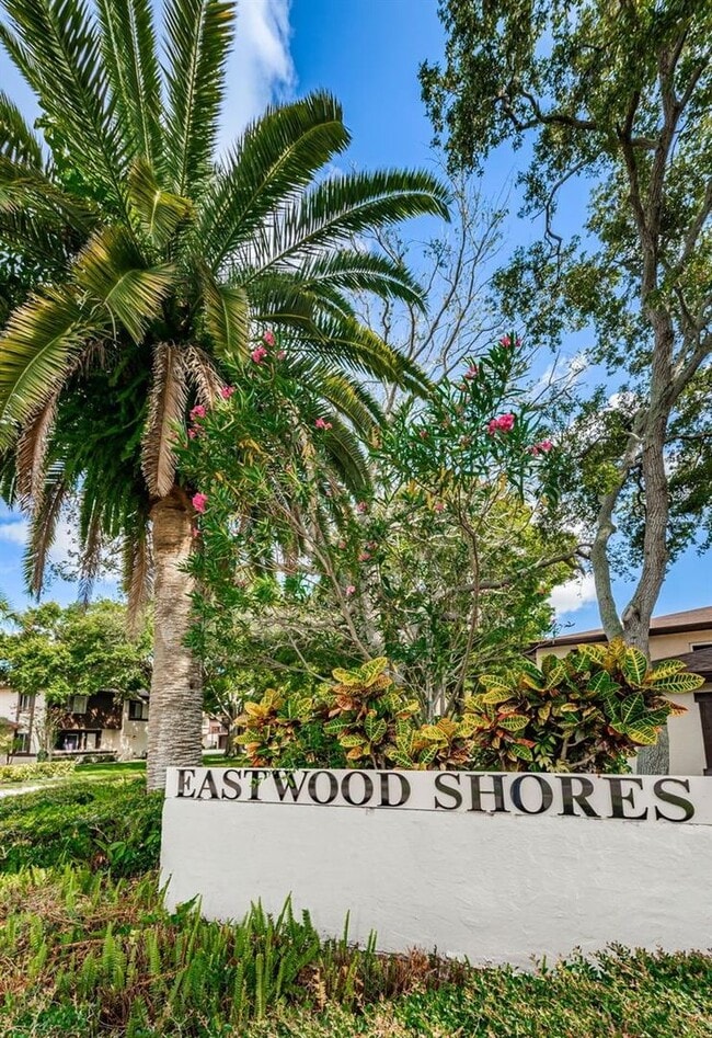 Building Photo - EASTWOOD SHORES TOWNHOUSE