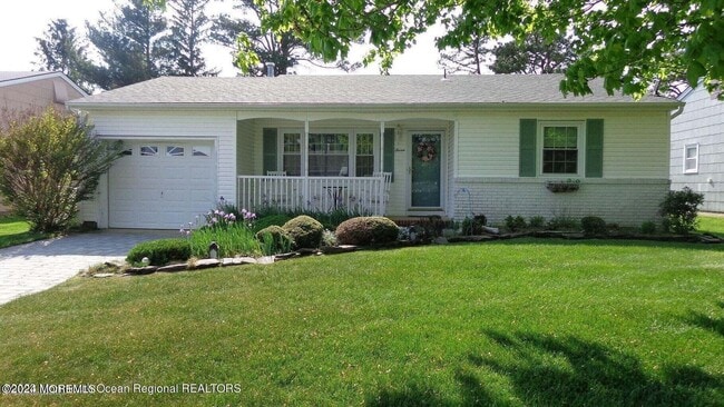 Building Photo - 7 Basset Dr