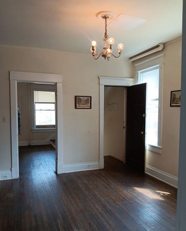 Building Photo - 463 14th St NW