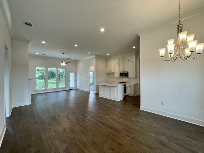 Building Photo - Beautiful home In Ascension!