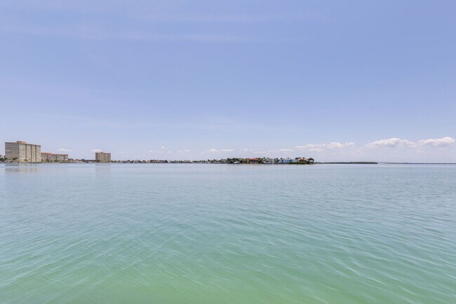 Building Photo - 6158 Palma Del Mar Blvd S