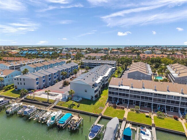 Building Photo - 745 Pinellas Bayway S
