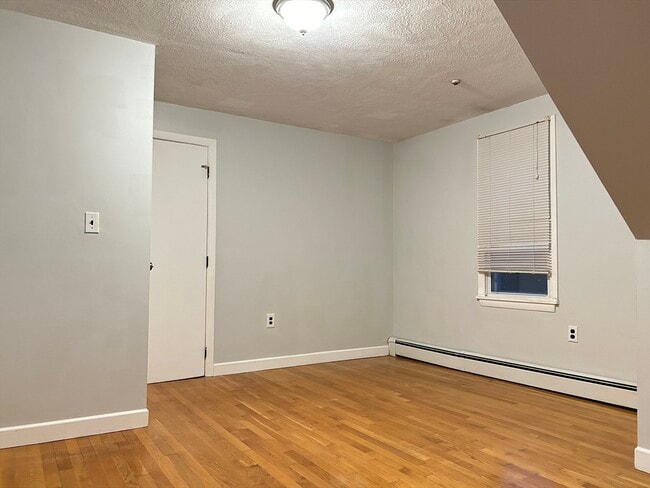 Building Photo - 318 Granite St