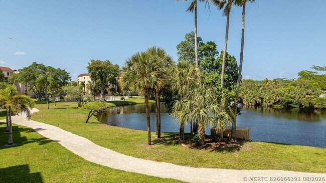 Building Photo - 2455 Lindell Blvd