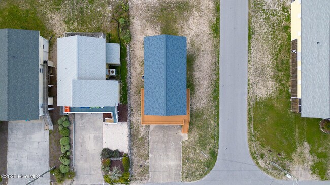 Building Photo - 1013 N Shore Dr