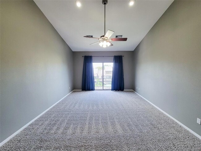 Building Photo - 18309 Sandy Cove Dr