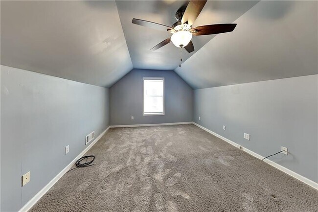 Building Photo - 1012 Fairmont Park Dr