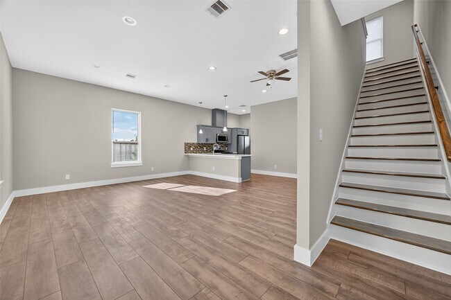 Building Photo - 2109 Marnel Rd