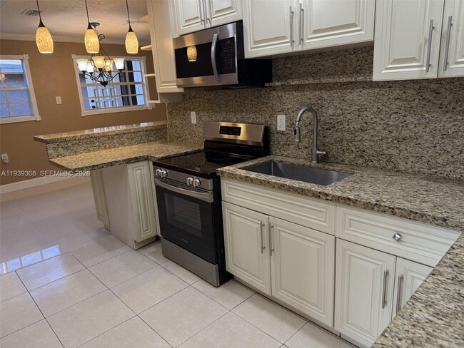 Building Photo - 8071 SW 24th Pl