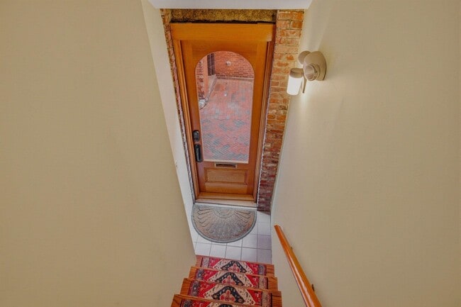 Building Photo - 5 Commercial Alley