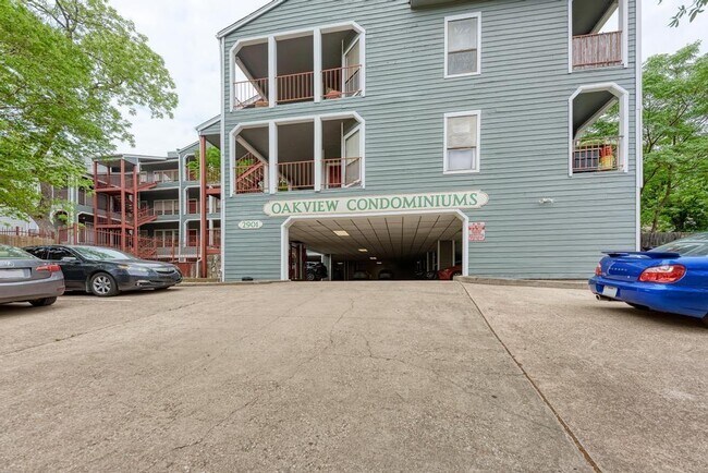 Building Photo - 2901 San Jacinto Blvd