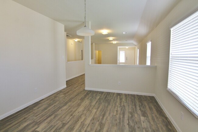 Building Photo - 6127 Dawn Misty Ln