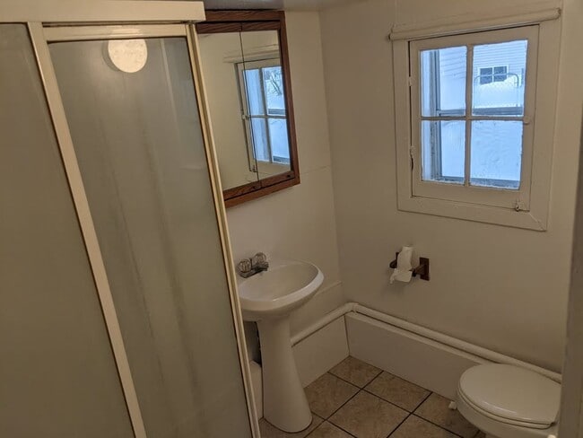 Building Photo - 516 E St NE