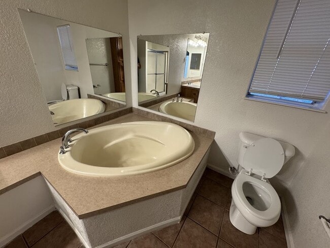 Building Photo - Manufactured Home in Desert Vista Place