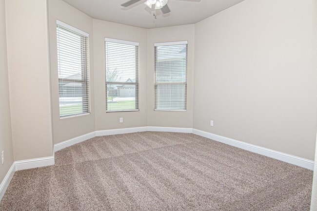 Building Photo - 6014 Sunrise Way