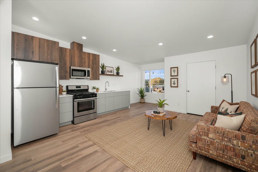 Building Photo - 3203 E 30th Ave