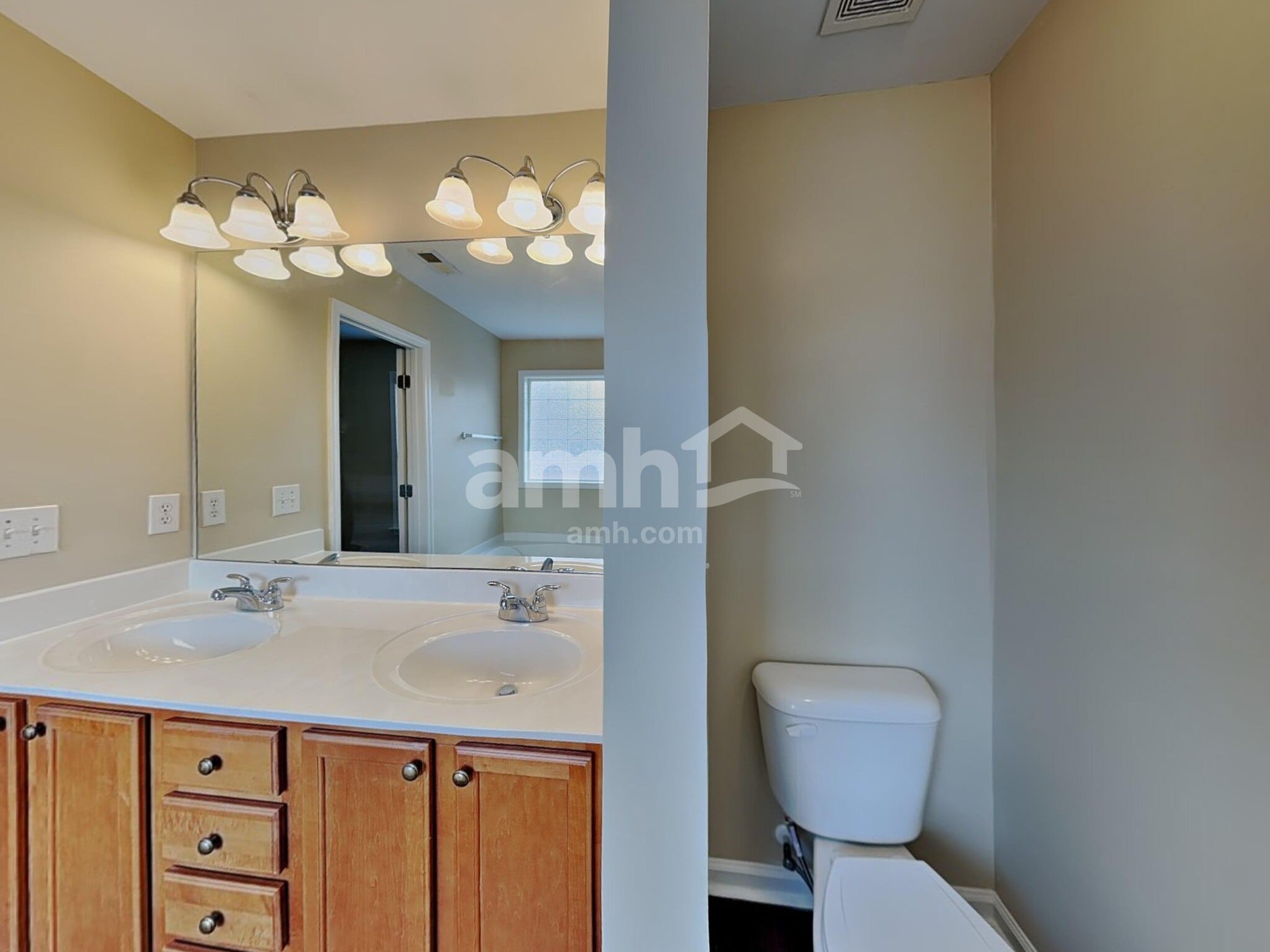 Building Photo - 228 Pearson Pl