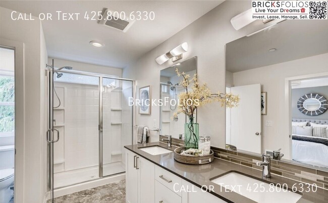 Building Photo - 13706 Manor Way