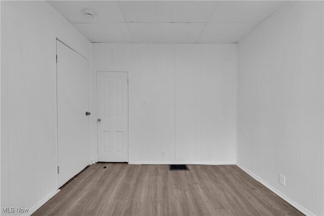 Building Photo - 786 E 156th St