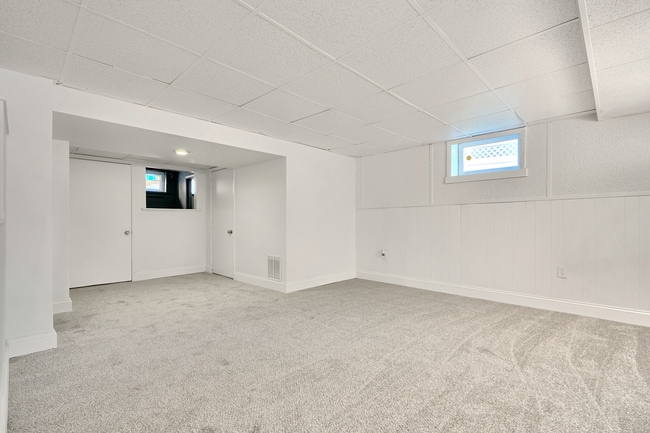 Building Photo - 1421 Hopewell Ave